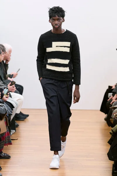 Look 30
